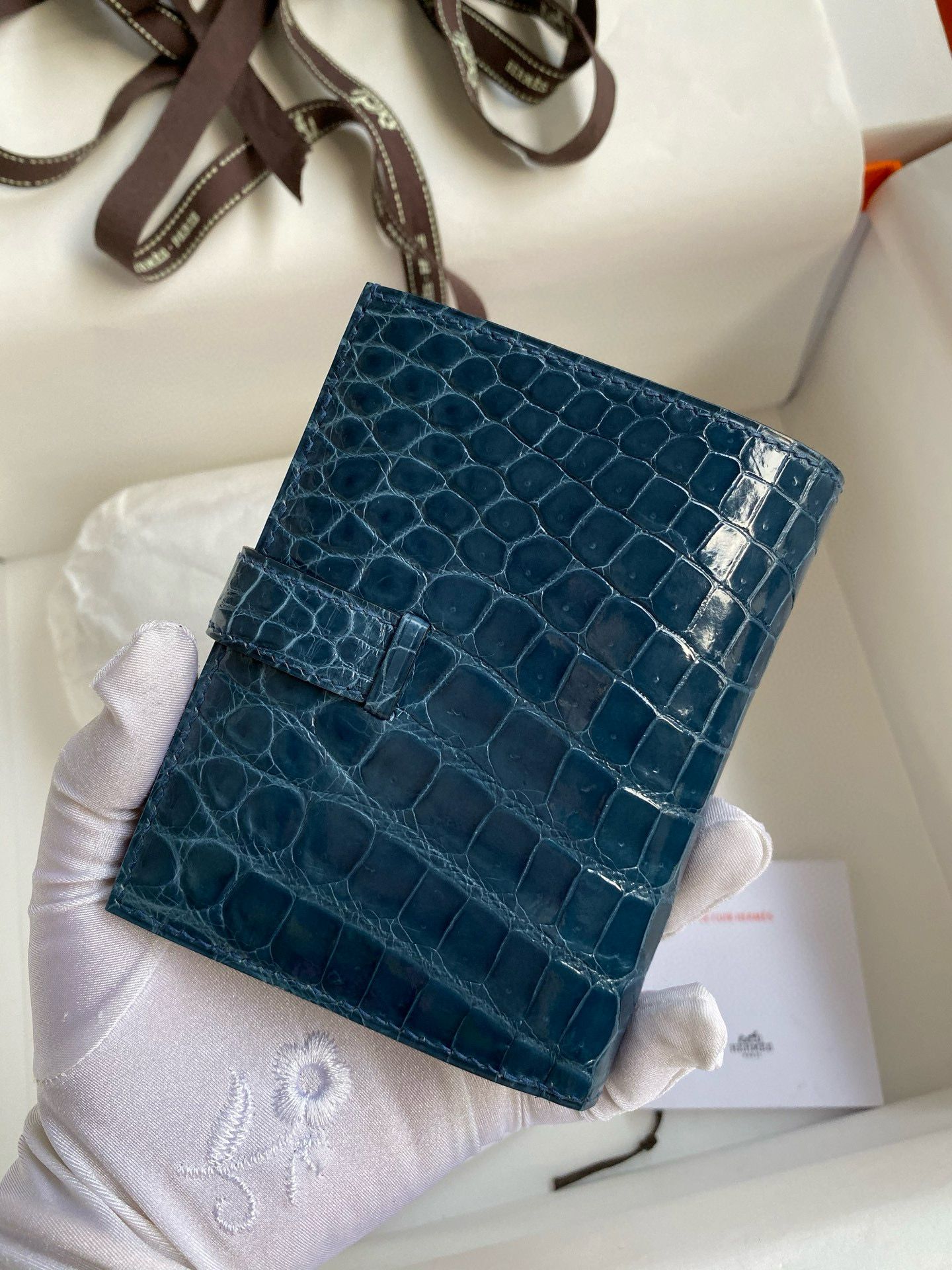 Hermes Bearn Compact Wallet in Cobalt Shiny Alligator Leather - Image 3