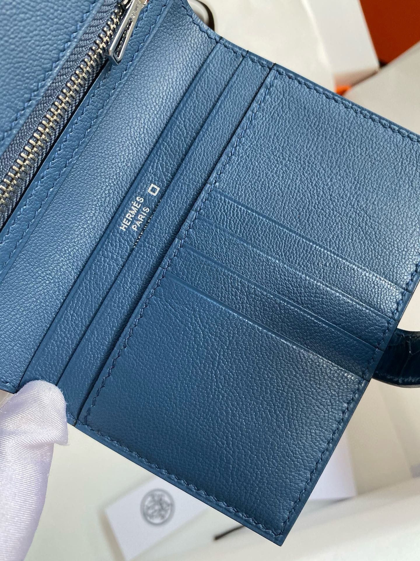 Hermes Bearn Compact Wallet in Cobalt Shiny Alligator Leather - Image 7