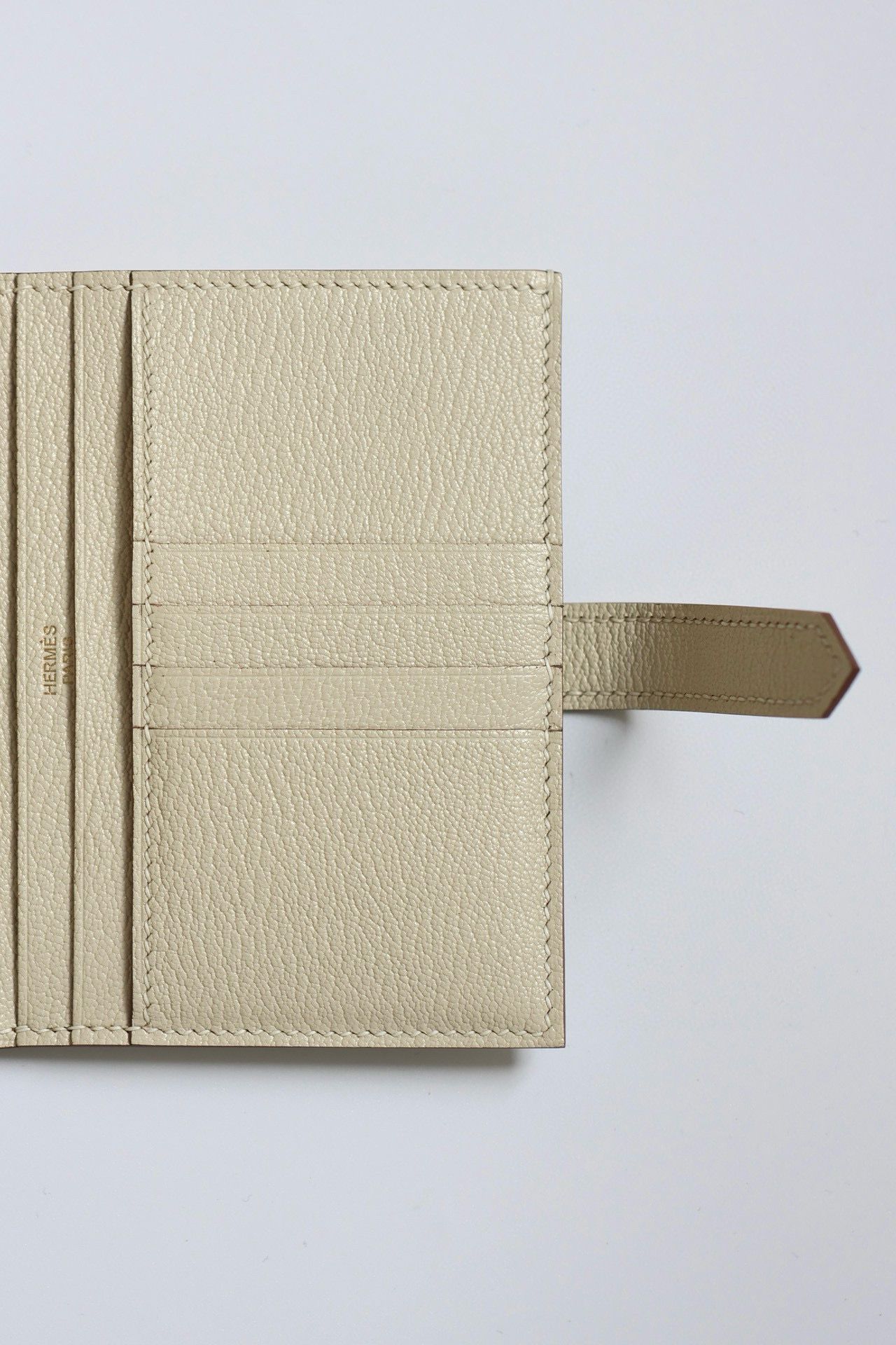Hermes Bearn Compact Handmade Wallet in Craie Chevre Mysore Goatskin - Image 7