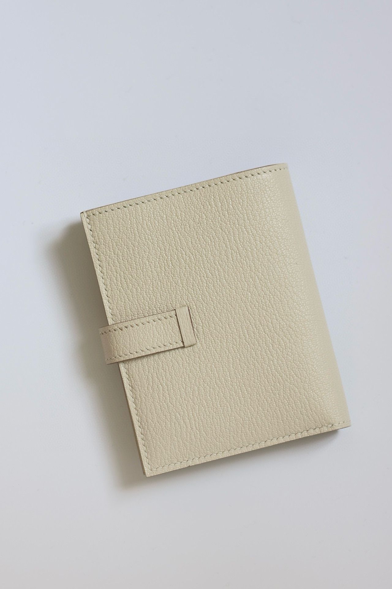 Hermes Bearn Compact Handmade Wallet in Craie Chevre Mysore Goatskin - Image 10