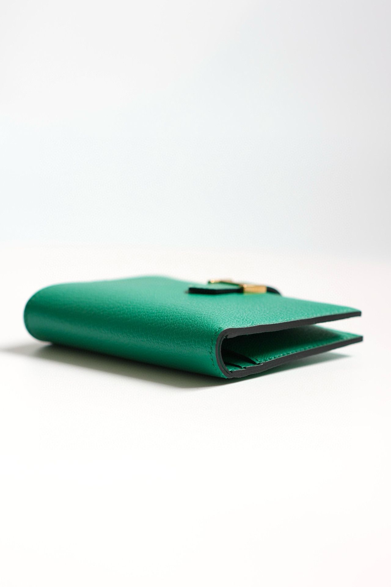 Hermes Bearn Compact Handmade Wallet in Vert Jade Chevre Mysore Goatskin - Image 9