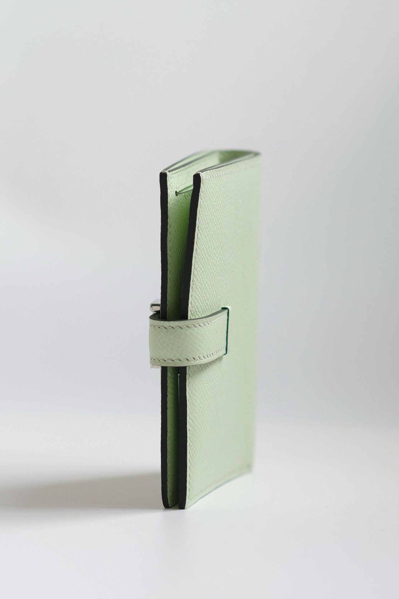 Hermes Bearn Compact Handmade Wallet in Vert Fizz Epsom Calfskin - Image 3