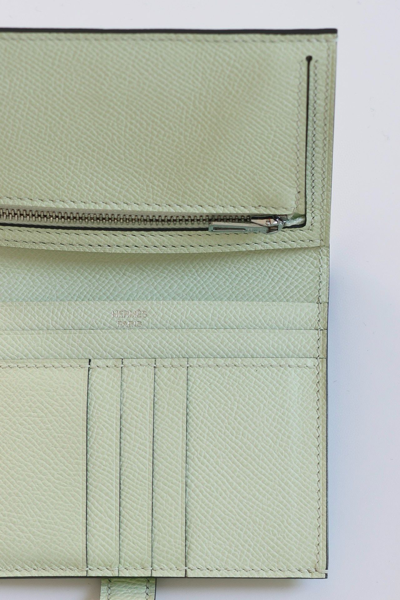 Hermes Bearn Compact Handmade Wallet in Vert Fizz Epsom Calfskin - Image 8
