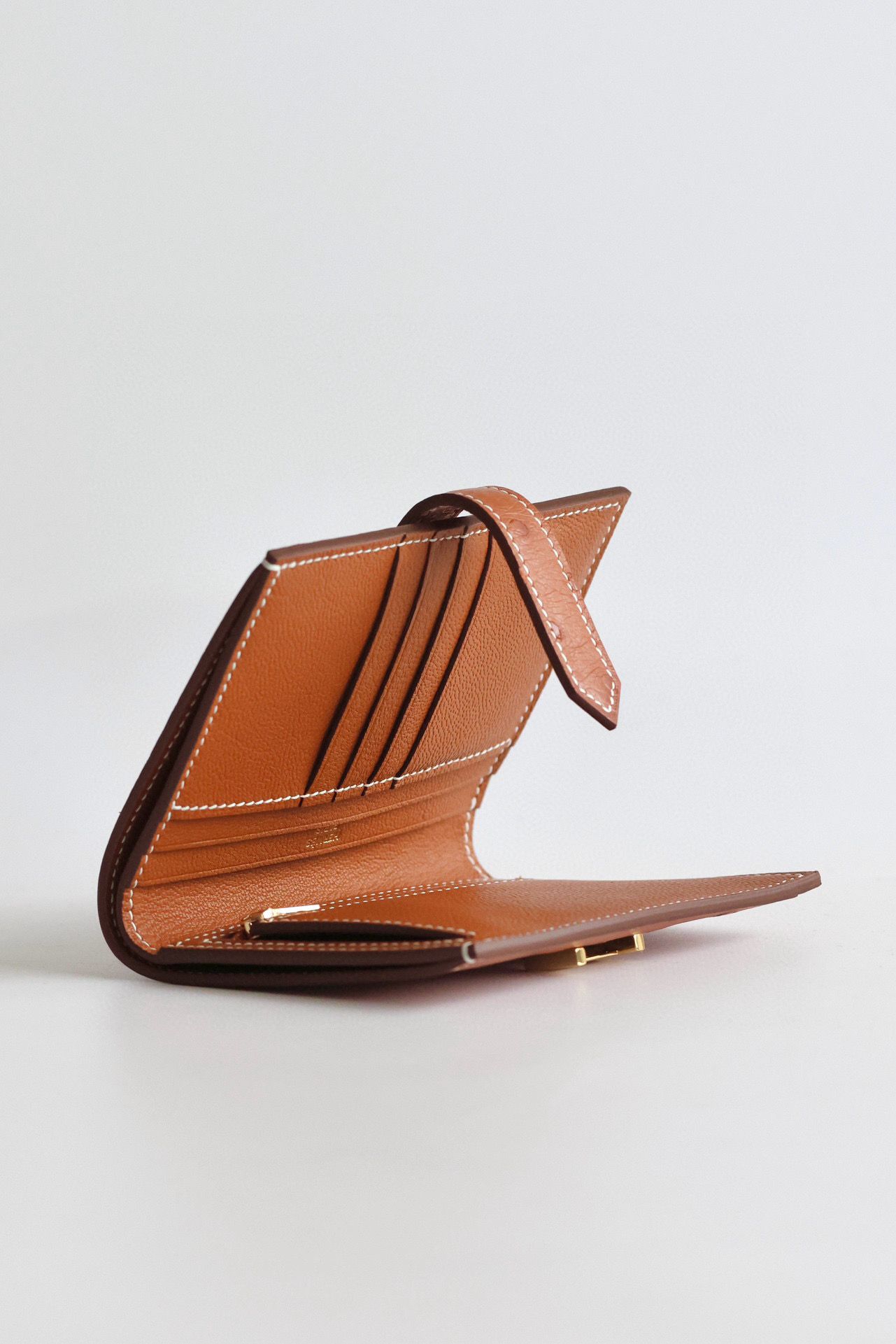 Hermes Bearn Compact Handmade Wallet in Gold Ostrich Leather - Image 7