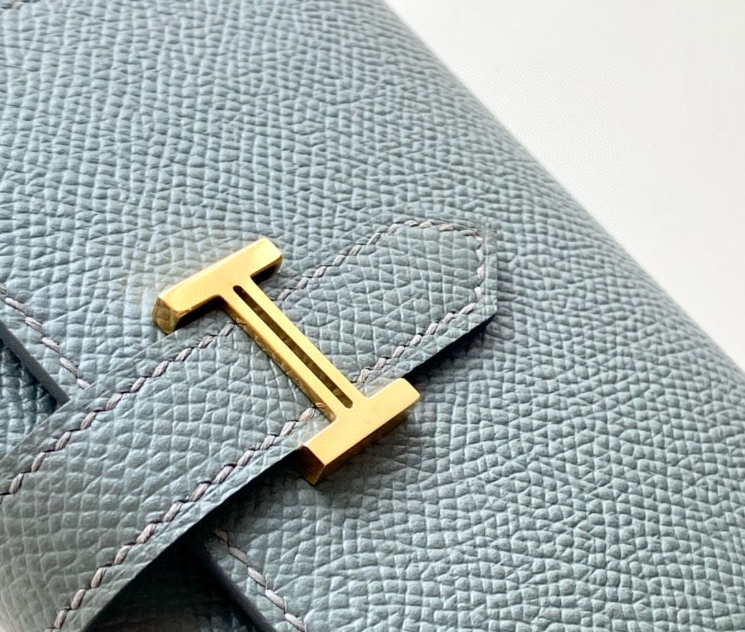 Hermes Bearn Tri-fold Handmade Wallet in Vert Amande Epsom Leather - Image 4