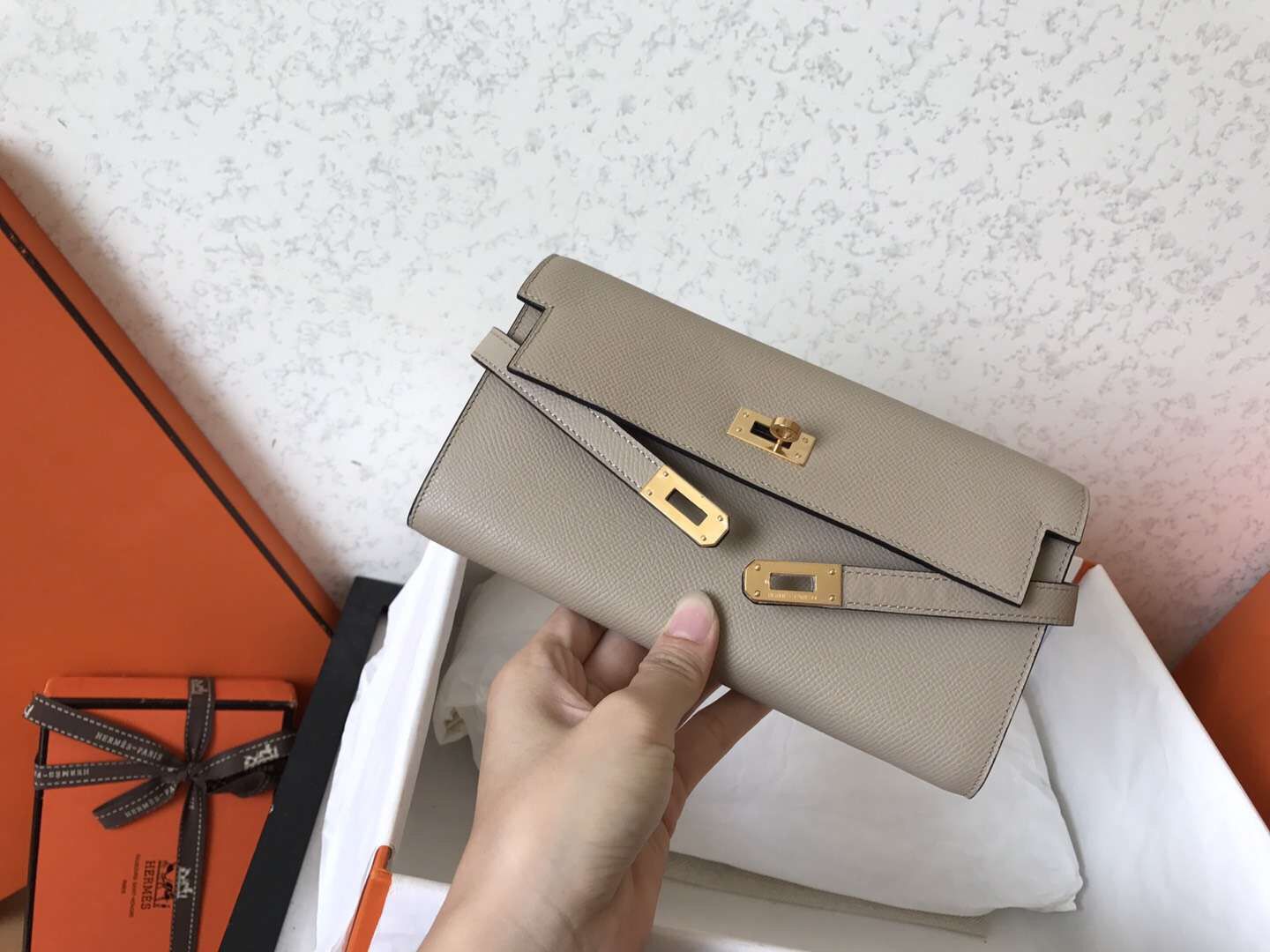 Hermes Kelly Classic Long Wallet In Grey Epsom Leather - Image 5